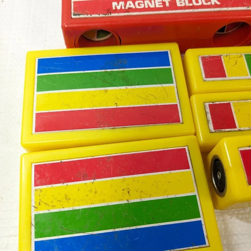 Vintage‎ Hilco Bucket set 22 Magnet Blocks magnetic building toy rainbow primary